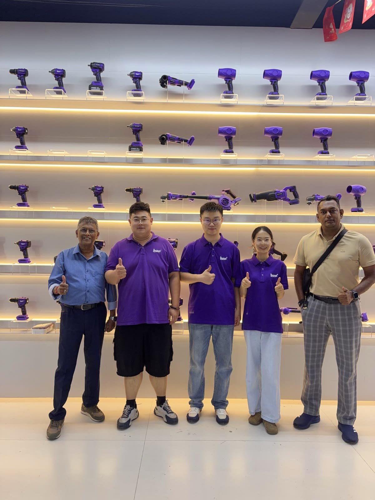 International customers visiting the Boret tool showroom